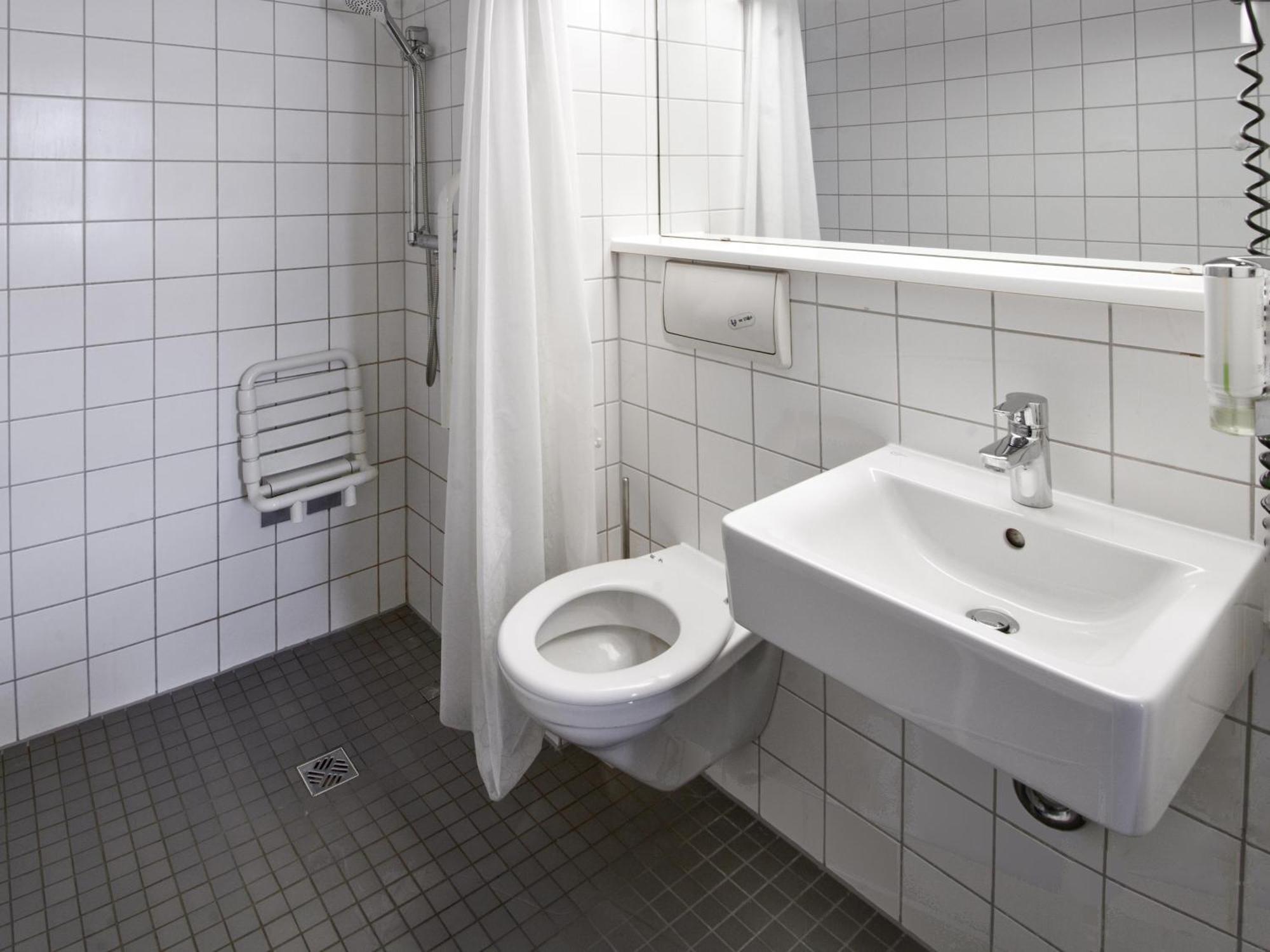 B&B Hotel Offenbach-Kaiserlei Екстериор снимка
